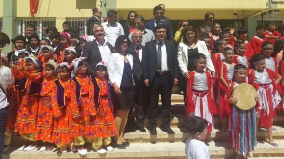 Sayın Kaymakamımız Emin Sait KARAHALİLOĞLUnunda Katıldığı Mutlu Çocuklar Festivali II Vali Şenol İlkokulunda Başladı.