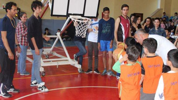 Geleceğin Sporcuları Yusuf Kalkavan Anadolu Lisesinde Yarıştı