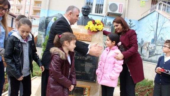 Muhittin Develi İlkokulunda Atatürk Büstü Açılışı Yapıldı.