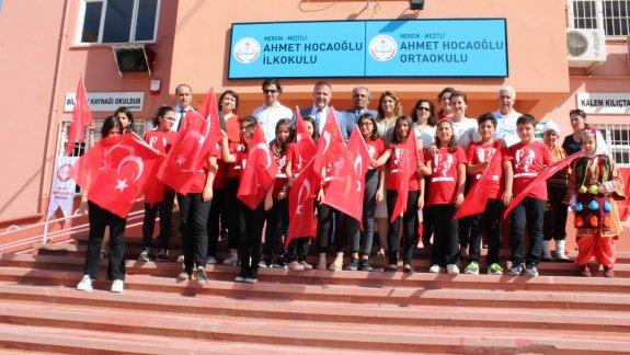 İl Milli Eğitim Müdürümüz Adem KOCA Ahmet Hocaoğlu Ortaokulu Öğrencilerinin Karne Sevincine Ortak Oldu 