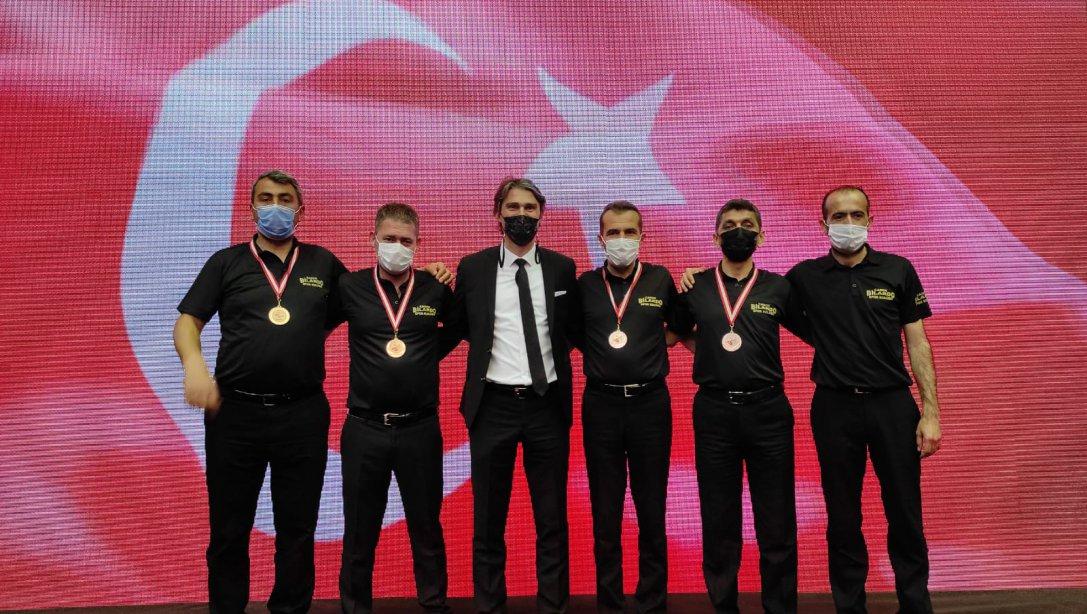 Şehit Fatih Soydan Ortaokulu Öğretmeni Serkan KAHRAMAN'ın Oyuncusu Olduğu Cadde Bilardo Spor Kulübü, 2021 Kulüplerarası Bilardo 1.Lig Türkiye Şampiyonasında 3. Oldu