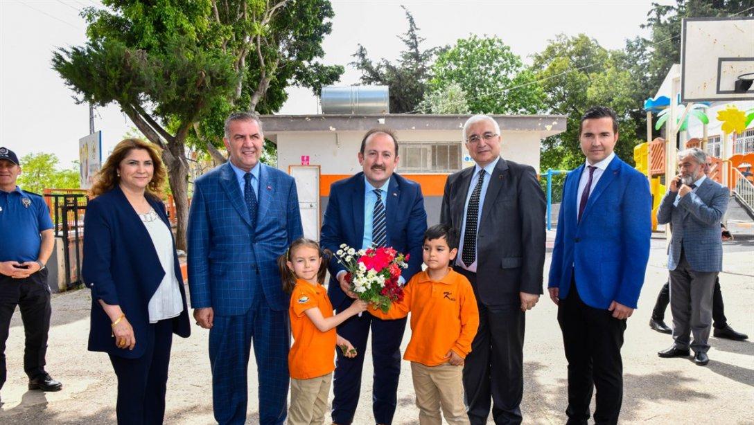 Valimiz Sayın Ali Hamza PEHLİVAN, Kale İlkokulu Ve Ortaokulu'nu Ziyaret Etti