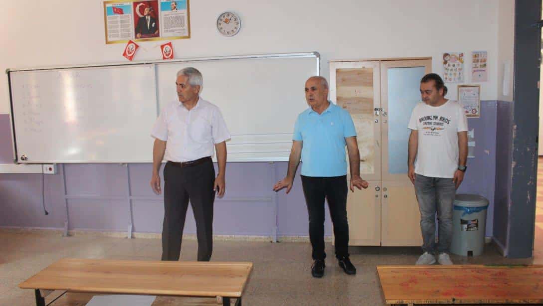 İlçe Milli Eğitim Müdürümüz Mehmet BADAS Okullarımızı Ziyaret Edip Eğitim Öğretim Hazırlıklarını Yerinde İncelemeye Devam Ediyor