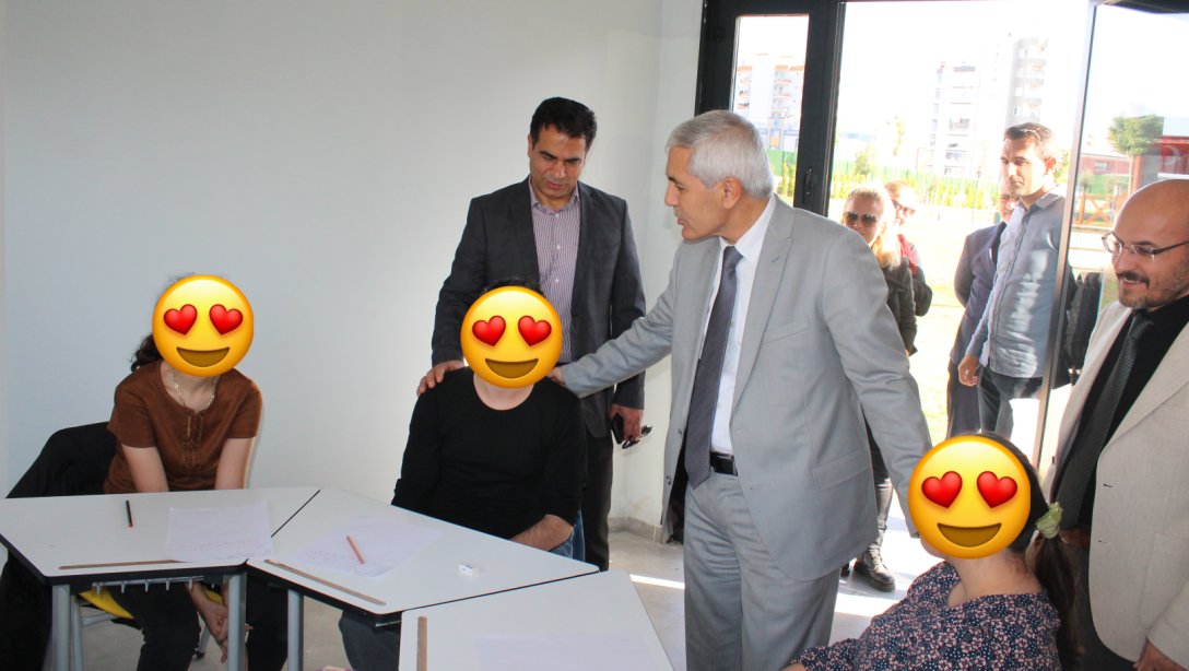 İlçe Milli Eğitim Müdürümüz Mehmet BADAS, Özel Eğitim Kurs Merkezini Ziyaret Etti.