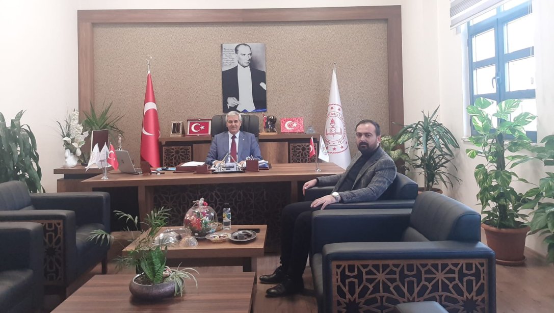 AK Parti Gençlik Kolları Mersin İl Başkanı Emre Yılmaz, İlçe Milli Eğitim Müdürümüz Mehmet BADAS'ı Ziyaret Etti