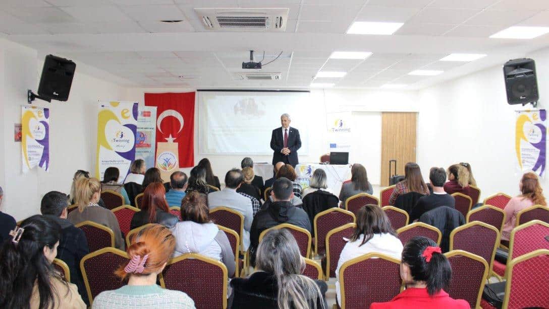 Mezitli eTwinning Çalıştayı, İlçe Milli Eğitim Müdürümüz Sayın Mehmet BADAS'ın Katılımıyla Kuyuluk Belediye Ortaokulunda Yapıldı.